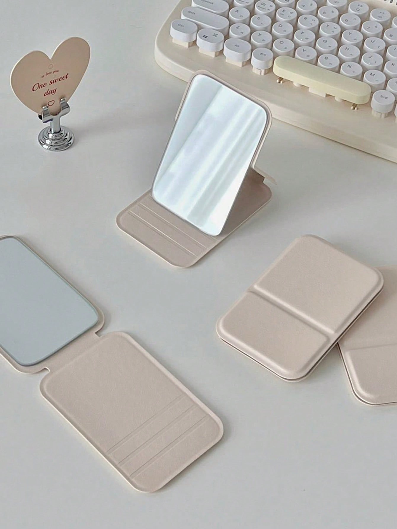 Portable Folding Mini Makeup M - Makeup recension och pris